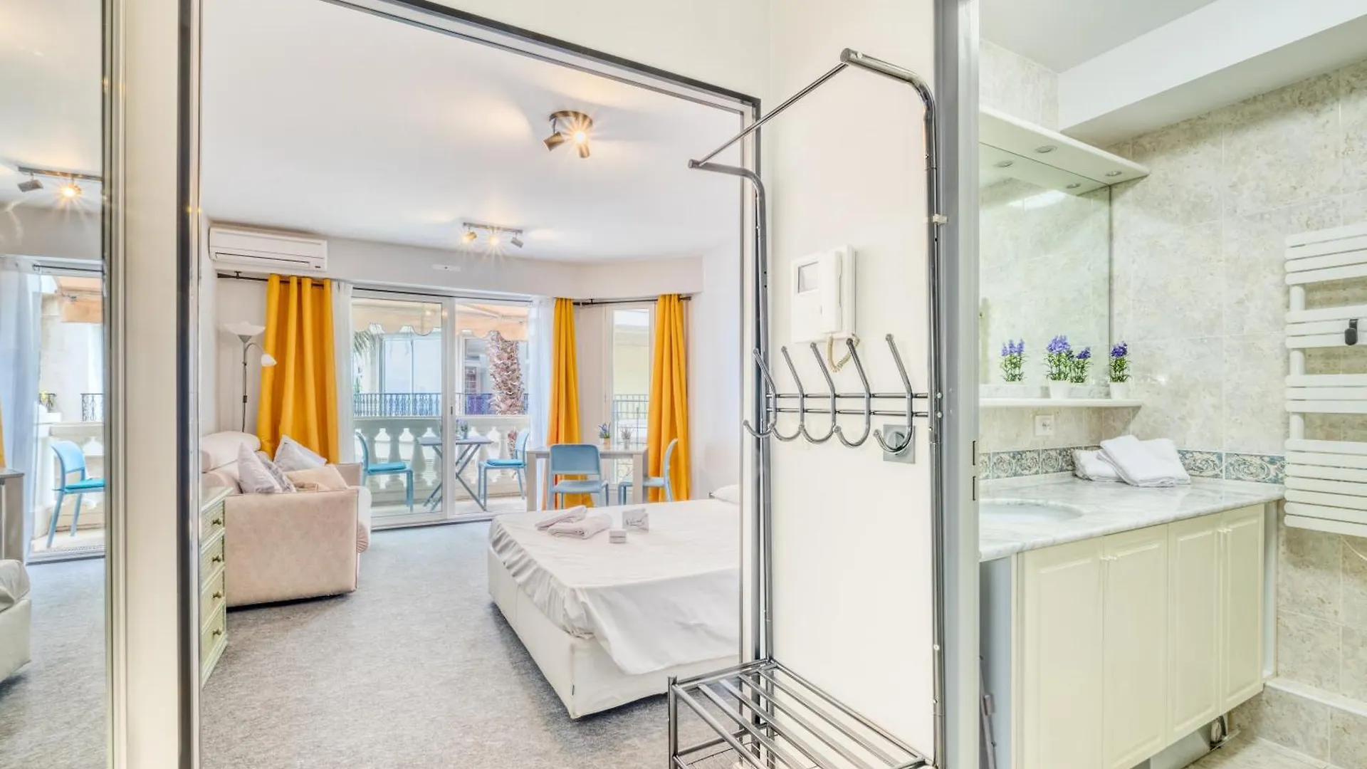 Victoria Beach - Happy Rentals Menton