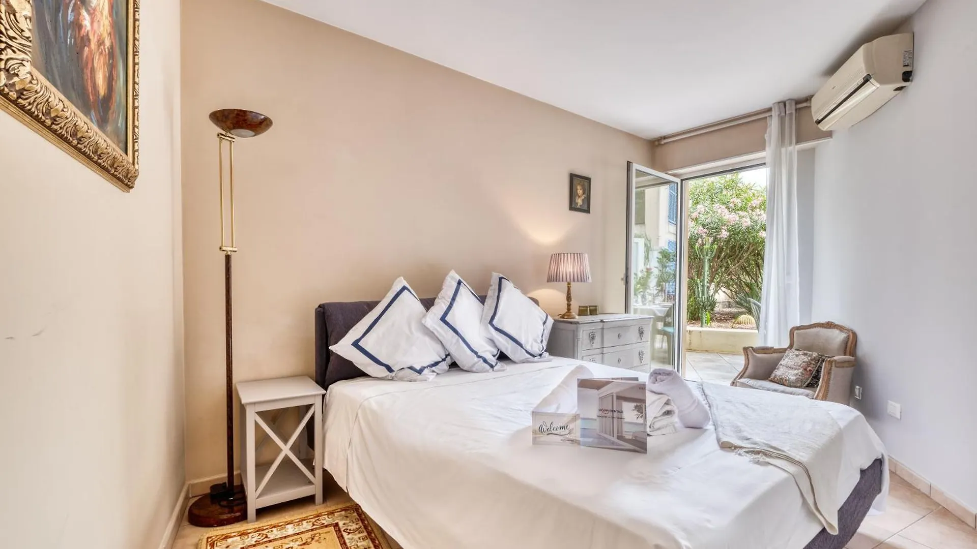 Victoria Beach - Happy Rentals Menton 0*,  Francie