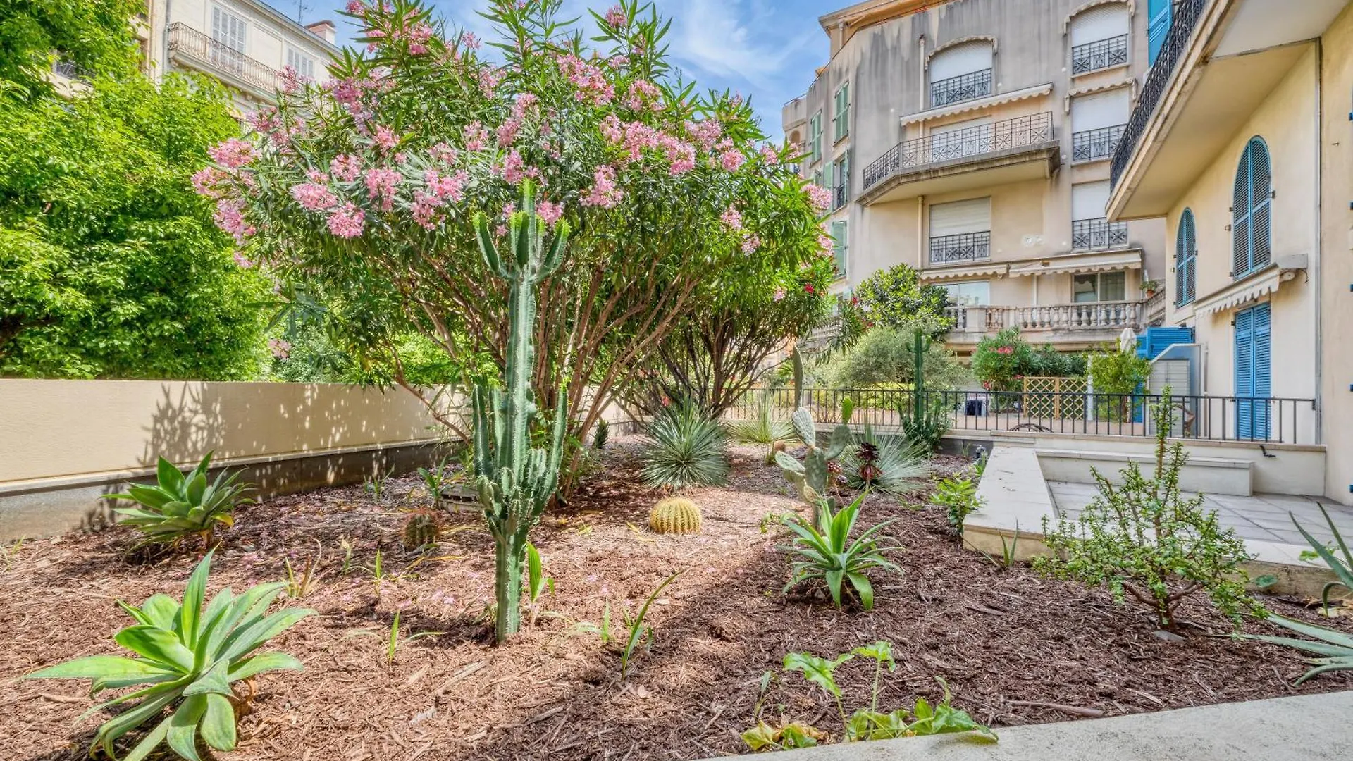 Victoria Beach - Happy Rentals Menton Apartmán