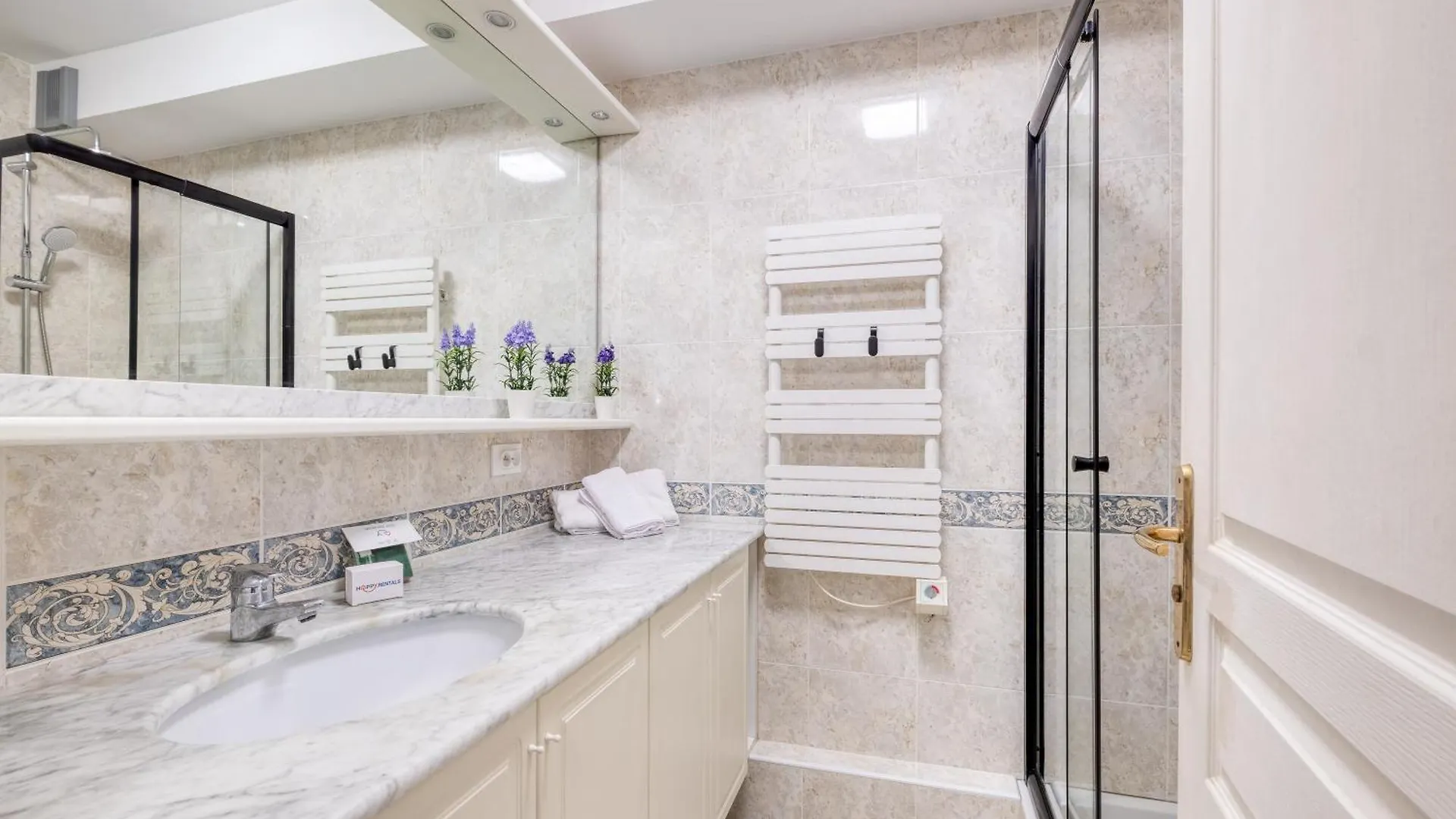 Victoria Beach - Happy Rentals Menton Apartment